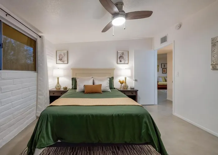 Entire Duplex, Central, 4 Bedroom 2 Ba, Cozy, Fenced Apartamento Tucson
