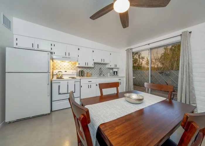 Apartamento Entire Duplex, Central, 4 Bedroom 2 Ba, Cozy, Fenced *