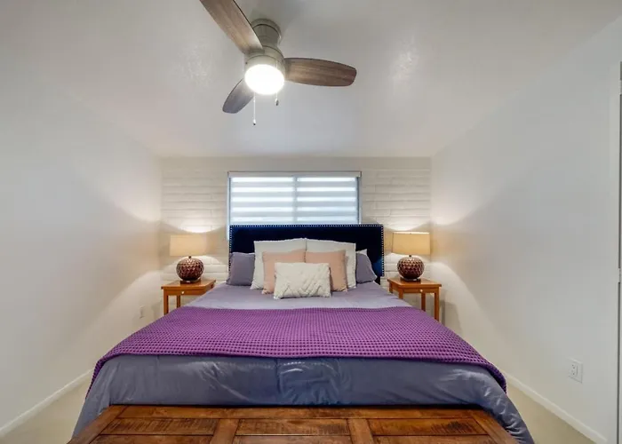 Entire Duplex, Central, 4 Bedroom 2 Ba, Cozy, Fenced *
