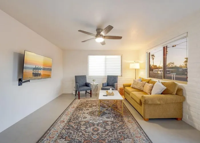 Entire Duplex, Central, 4 Bedroom 2 Ba, Cozy, Fenced Tucson