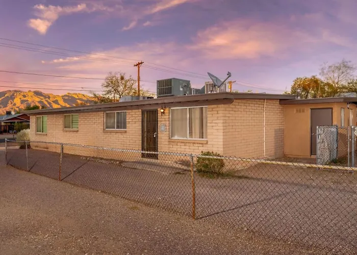 Apartamento Entire Duplex, Central, 4 Bedroom 2 Ba, Cozy, Fenced *
