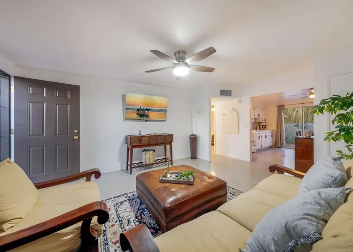 Entire Duplex, Central, 4 Bedroom 2 Ba, Cozy, Fenced * Tucson