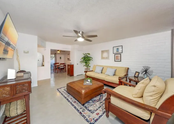 Entire Duplex, Central, 4 Bedroom 2 Ba, Cozy, Fenced *