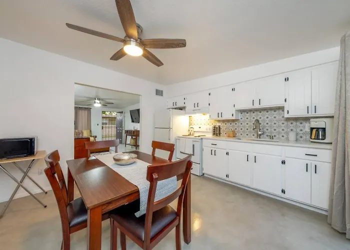 Entire Duplex, Central, 4 Bedroom 2 Ba, Cozy, Fenced Apartamento Tucson