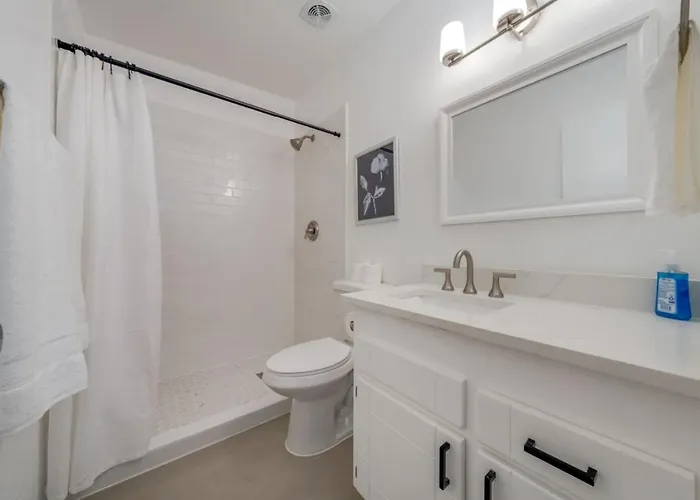 Entire Duplex, Central, 4 Bedroom 2 Ba, Cozy, Fenced * Tucson